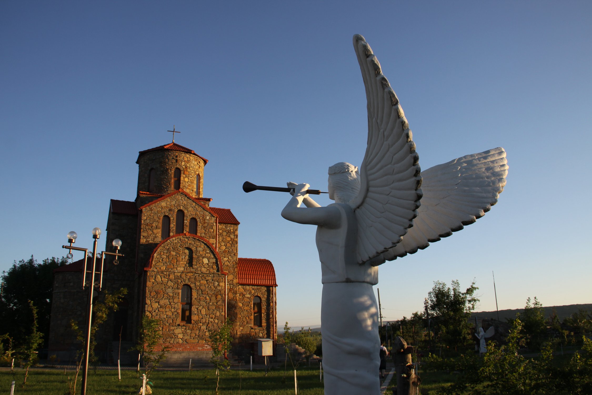 Статуя Ангела-Хранителя