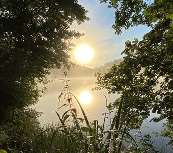 Рассвет над озером в Мордовском заповеднике
