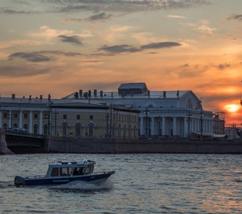 Закат на Васильевском острове