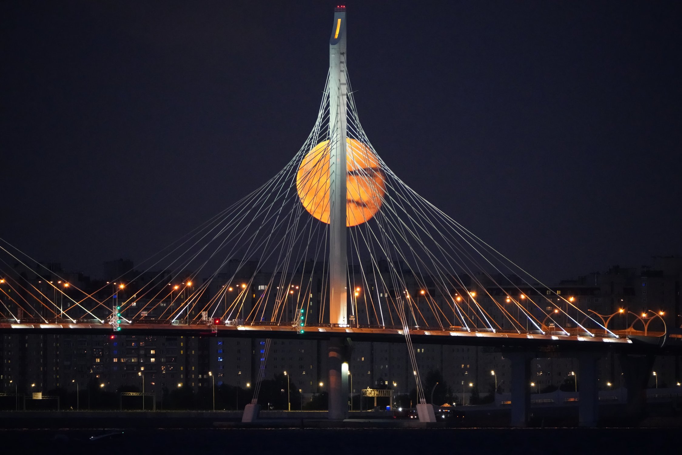 «Шалаш» для Луны