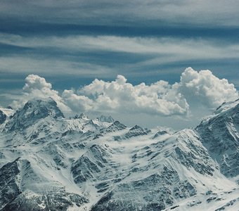 Высоко, под облаками