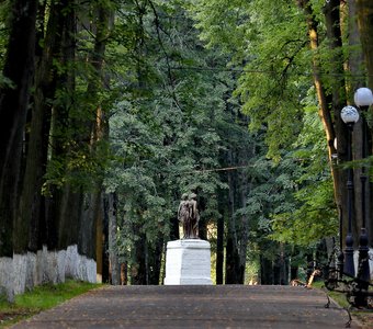 Шуя, городской парк. Три грации, скульптура 19 века