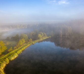 Утро у сельского пруда