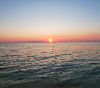 Восход солнца над Азовом