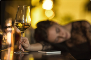 Алкоголь убивает рекордно много женщин