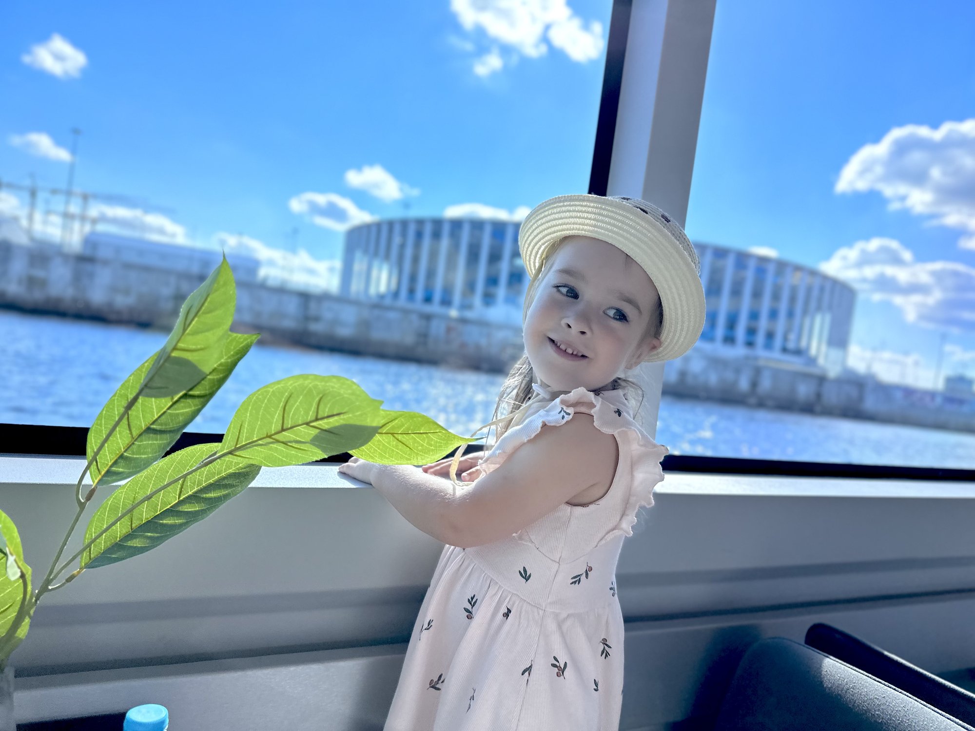 Речная прогулка