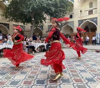 Зажигательный узбекский танец