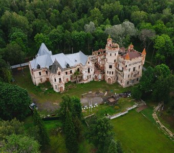 Заброшенный замок во Владимирской области
