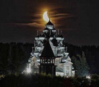 Сентябрьский восход Луны