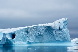 Чистейший арктический лед из Гренландии отправляют в бары Дубая