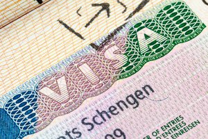 Россиянам стало чуть проще получить шенгенскую визу