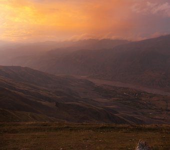 Закат в Самурской долине