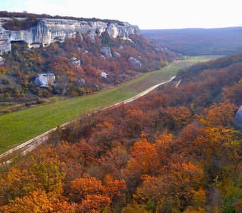 Осенняя дорога в Крымских горах