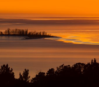 Обское море на закате осеннего дня