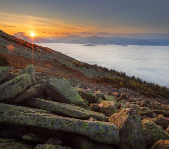 Рассвет на пике Поднебесный