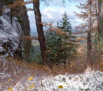 Снежная осень