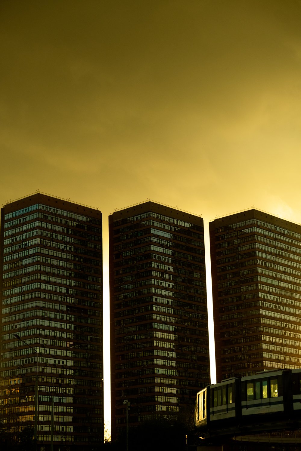 Три близнеца