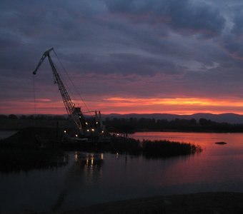 и днем и ночью