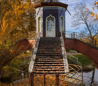 Крестовый мост в Александровском парке.