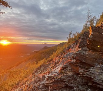 Песчаники в свете Оймяконского заката