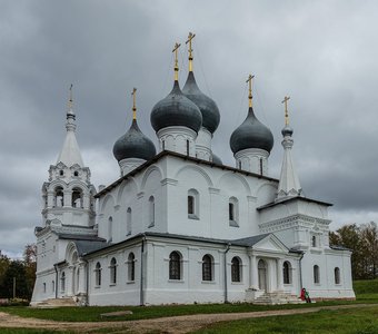Крестовоздвиженеский собор