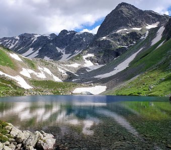 Скальный цирк отрогов хребта Аркасара