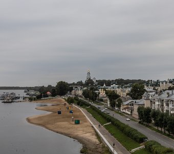 Вид с набережной Моста