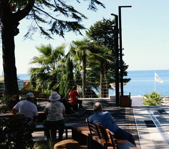 Пляж Ривьера Сочи в октябре