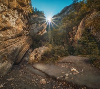 Утро в Карадахской теснине