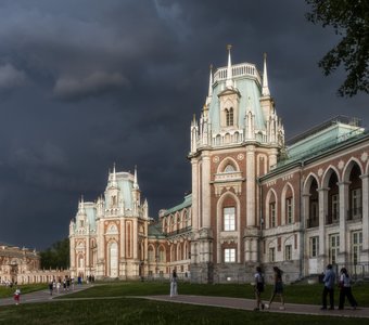 Грозовая туча над Царицыно.