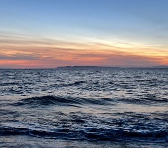 Море волнуется раз