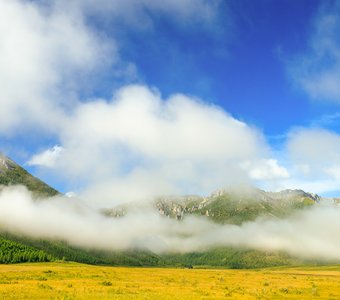 Сангилен. Прогулка под облаками.