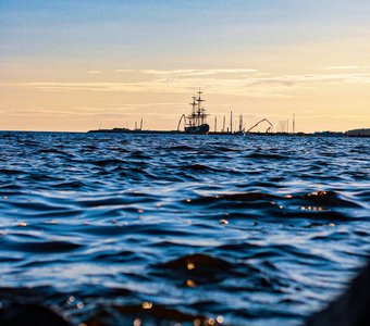 Солнце утонет в море