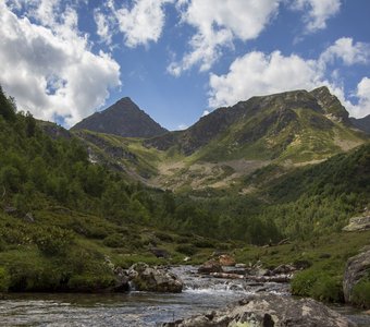Вниз по течению