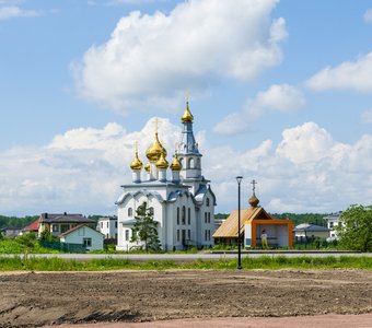 Божественное рядом