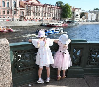 Сестрички - туристочки