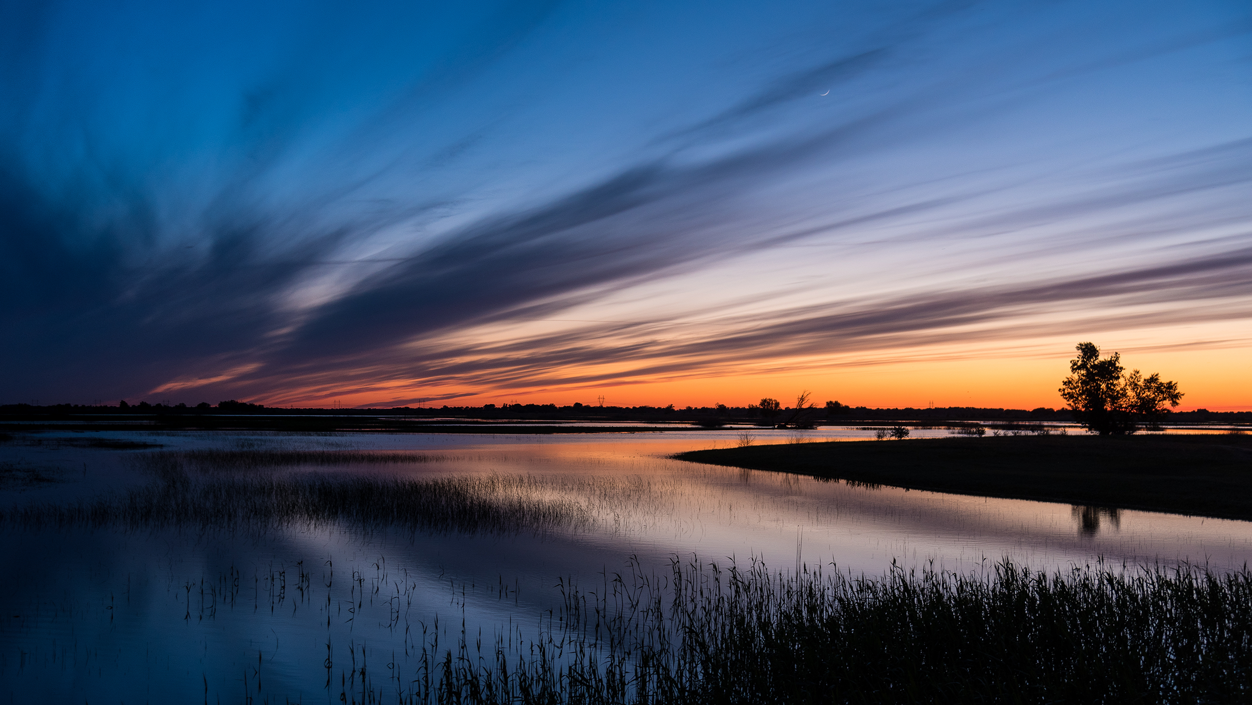 Закат над разливами