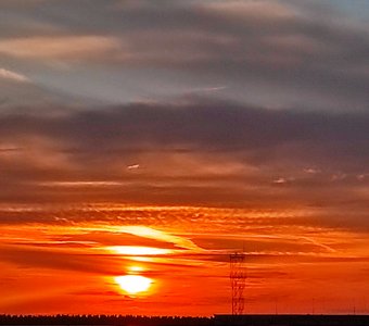 Алый закат.