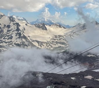 Там в июле царит февраль