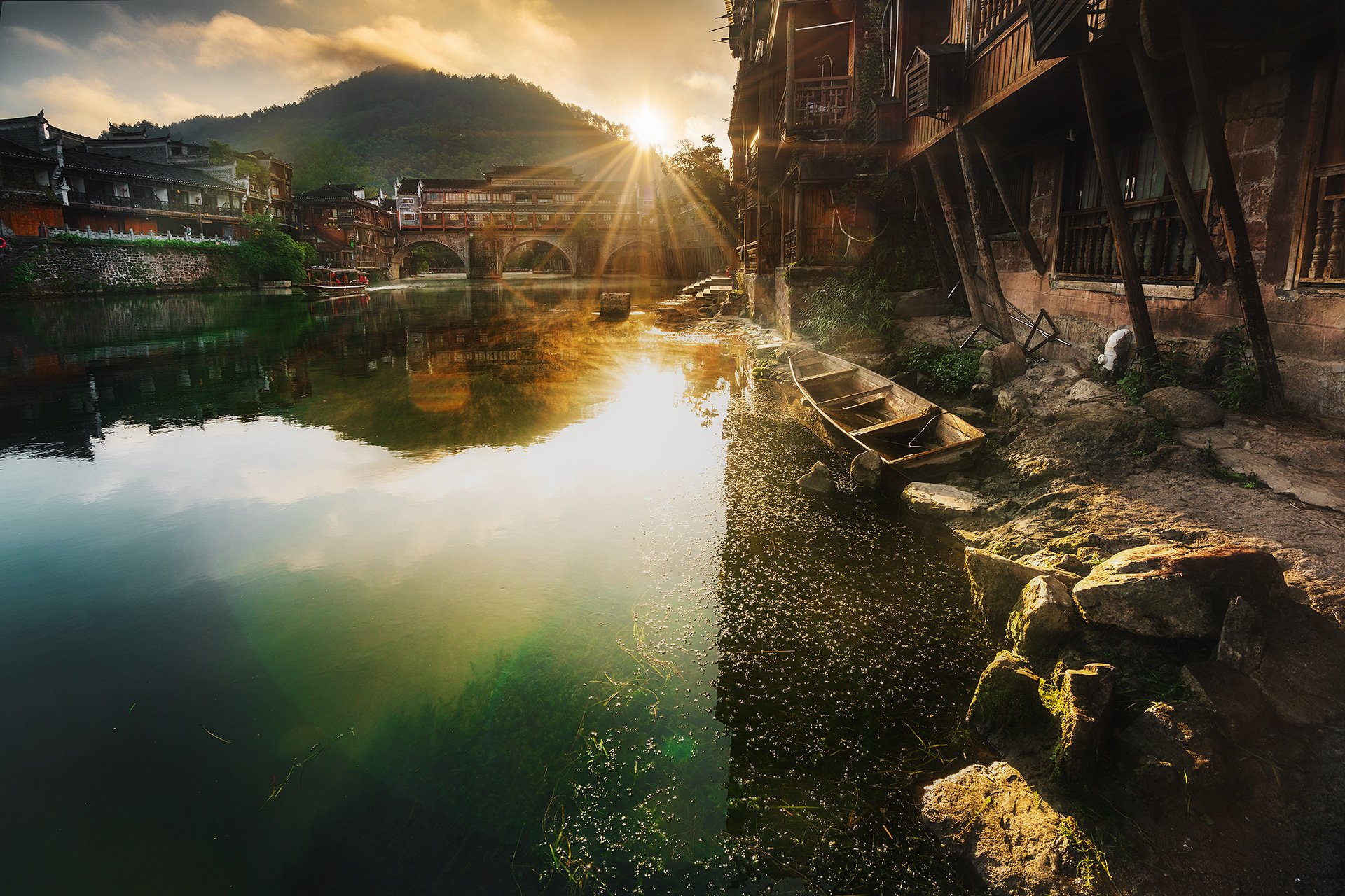 Рассвет в Фэнхуане