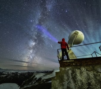 Полет великой кометы 2024 г. Цзыцзиньшань-ATLAS