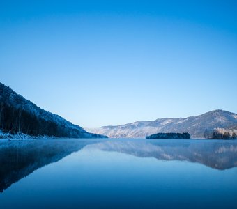 Зимний Енисей у поселка Усть-Мана, Красноярский край
