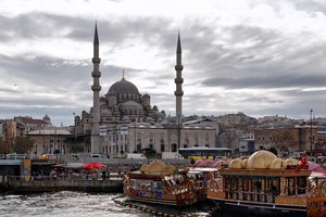 Стамбул принял рекордное количество туристов в 2023 году