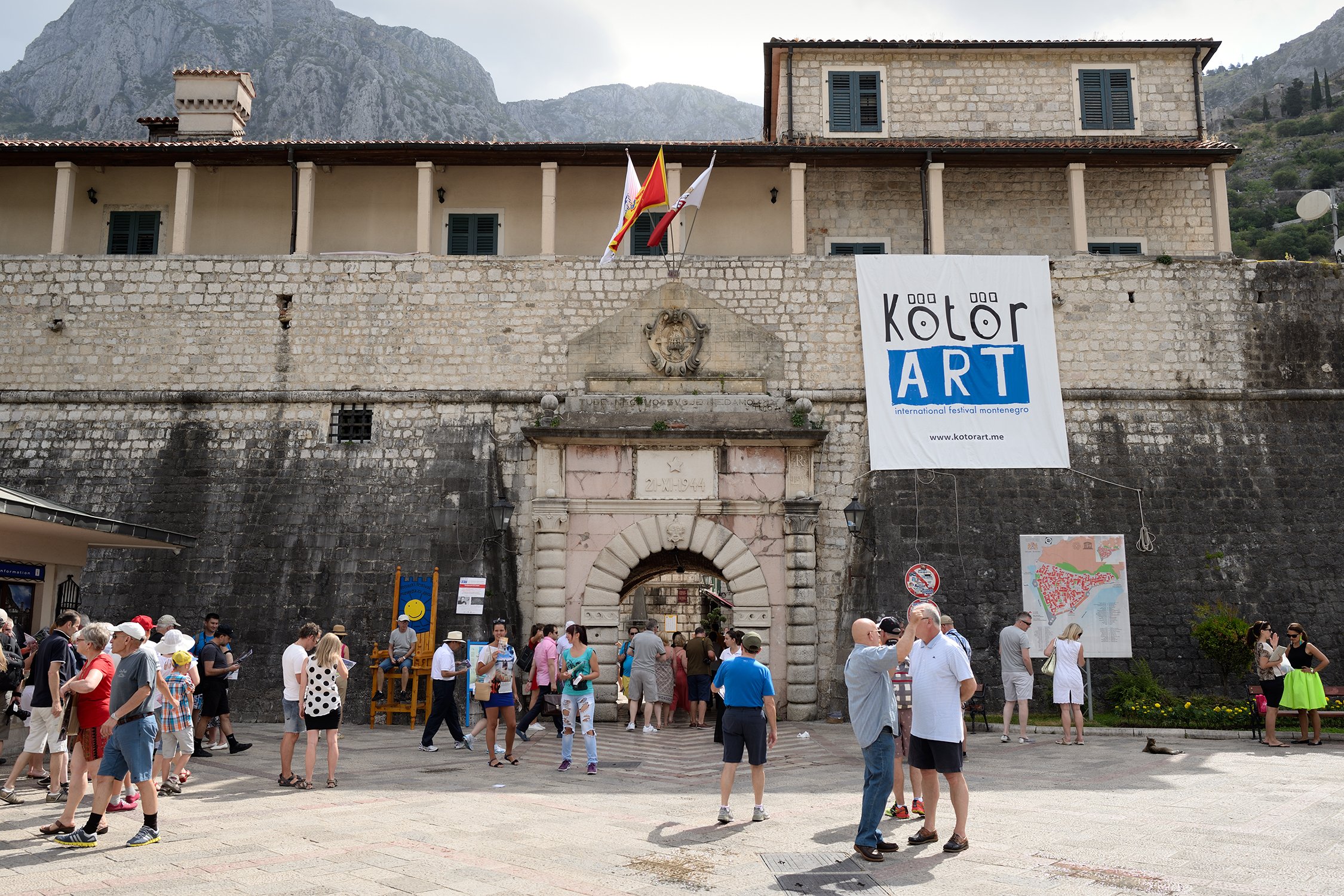 Центральный вход Морские ворота в старый город Котор, Черногория