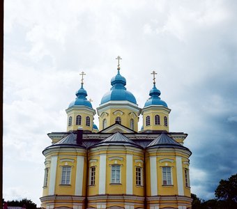 Коневский монастырь, Ладожское озеро