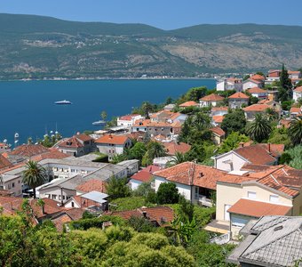 Вид на город  Херцег-Нови, Черногория