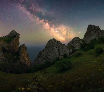 Ночная панорама Карадагского пейзажа.