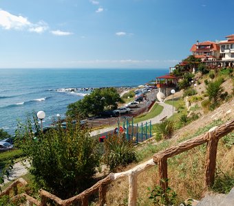 Побережье Чёрного моря в старом городе Несебр, Болгария