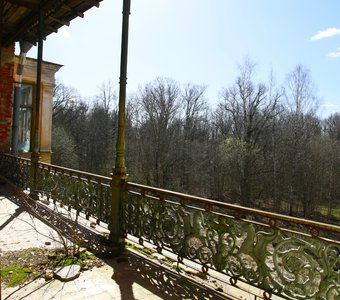 Балкон во дворце Михайловская дача