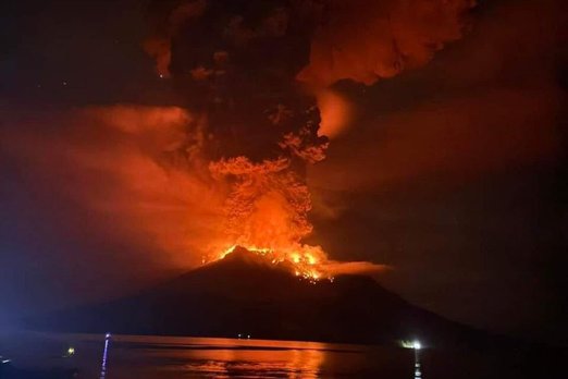 Туристов предупредили о возможном цунами в Индонезии